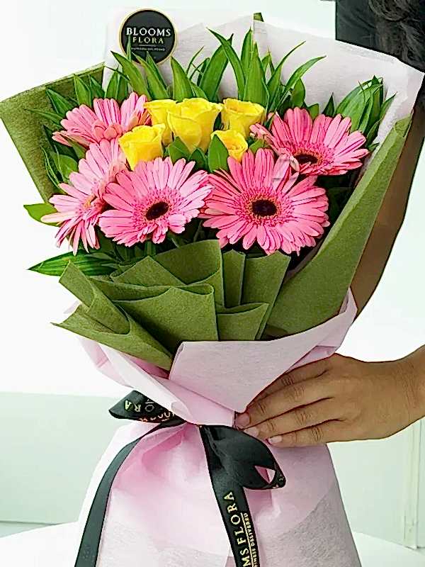  Antalya Lara Çiçekçiler - Pembe Jerbera ve Sarı Gül Buketi
