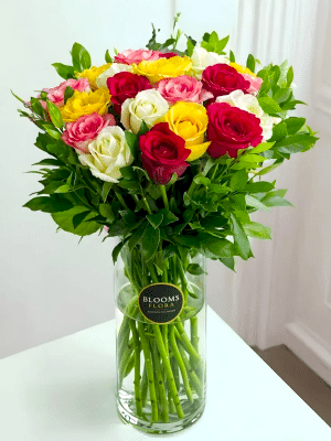  Antalya Lara Çiçekçi - Vazoda Renkli Güller